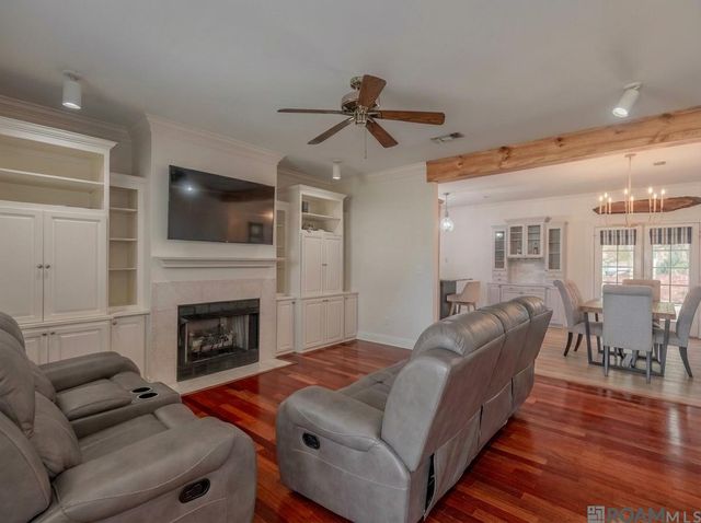 1757 E Nelson St, Gonzales, LA 70737