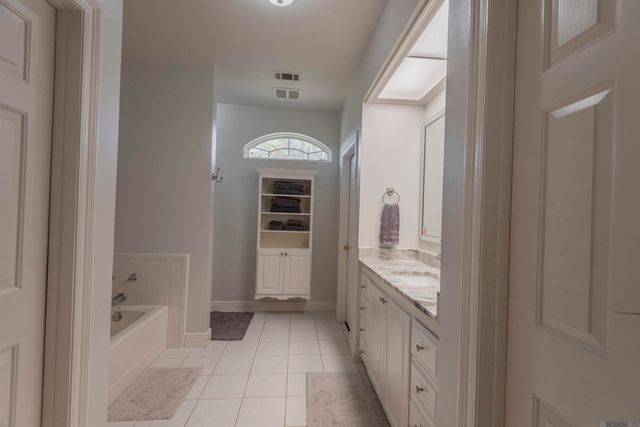 1757 E Nelson St, Gonzales, LA 70737