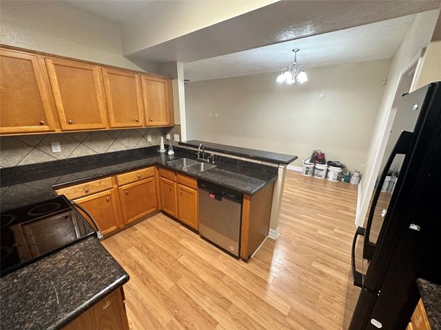 6946 Paris Street B, Houston, TX 77021