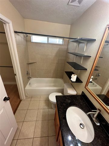 6946 Paris Street B, Houston, TX 77021