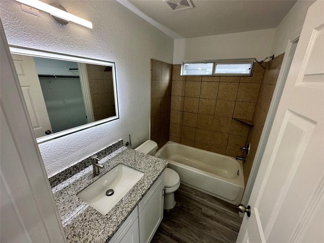 6946 Paris Street B, Houston, TX 77021