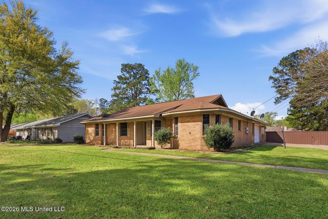 221 Belaire Drive, Pearl, MS 39208