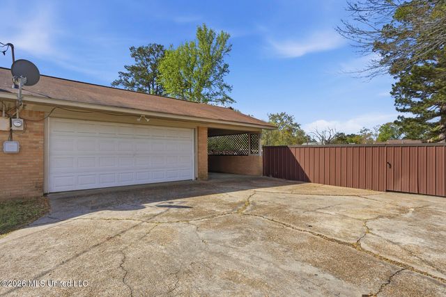 221 Belaire Drive, Pearl, MS 39208