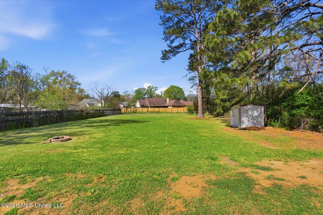 221 Belaire Drive, Pearl, MS 39208