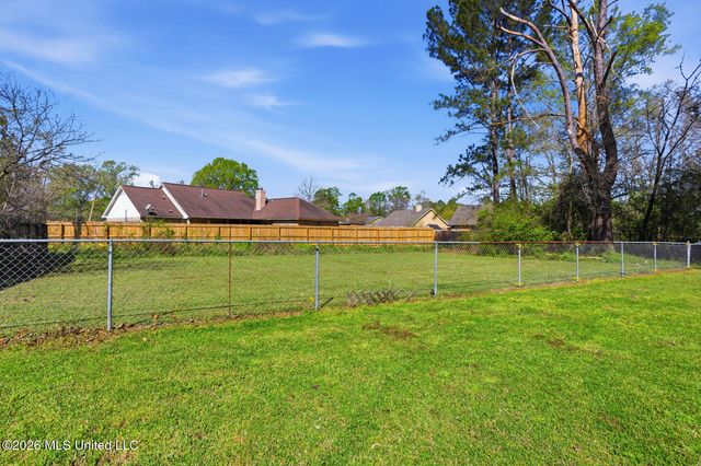 221 Belaire Drive, Pearl, MS 39208