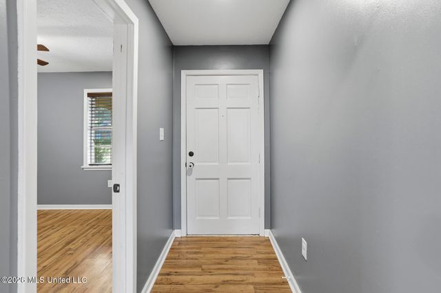 221 Belaire Drive, Pearl, MS 39208