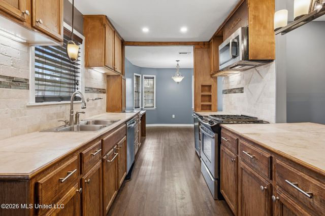 221 Belaire Drive, Pearl, MS 39208