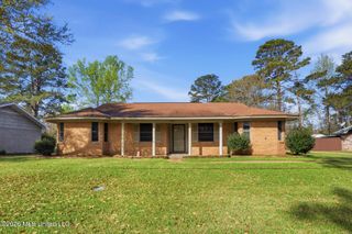 221 Belaire Drive, Pearl, MS 39208