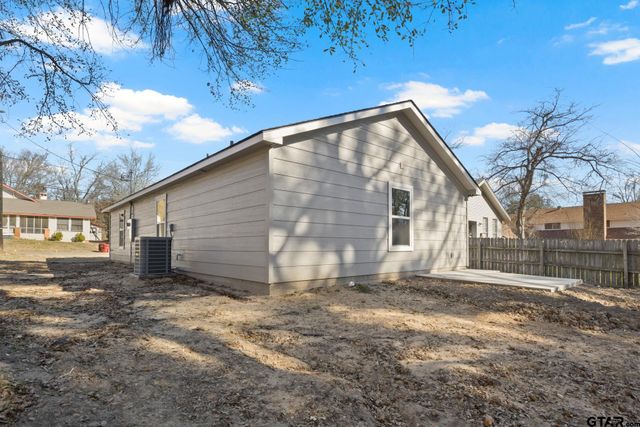 109 Yates St., Mt Vernon, TX 75457