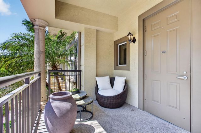 2609 NE 14th Avenue 105, Wilton Manors, FL 33334