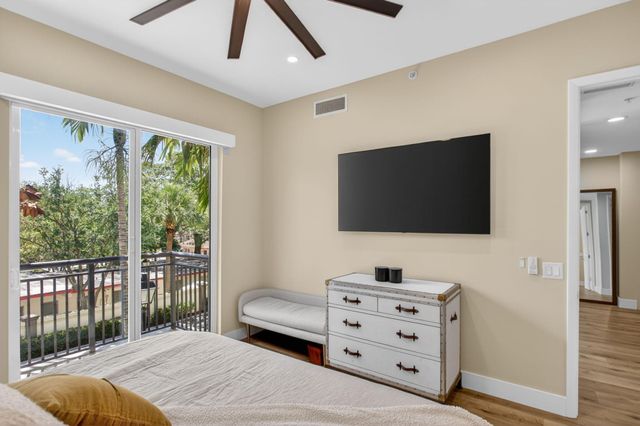 2609 NE 14th Avenue 105, Wilton Manors, FL 33334