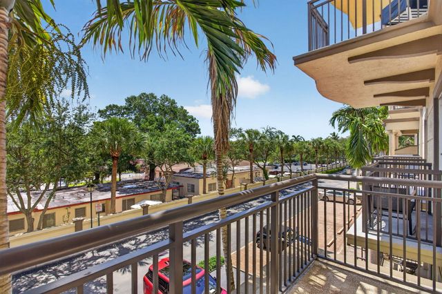 2609 NE 14th Avenue 105, Wilton Manors, FL 33334