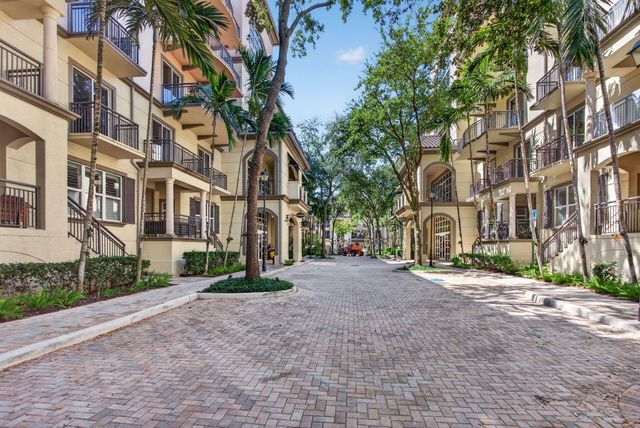 2609 NE 14th Avenue 105, Wilton Manors, FL 33334