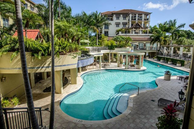 2609 NE 14th Avenue 105, Wilton Manors, FL 33334