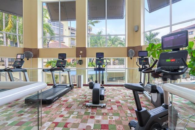 2609 NE 14th Avenue 105, Wilton Manors, FL 33334