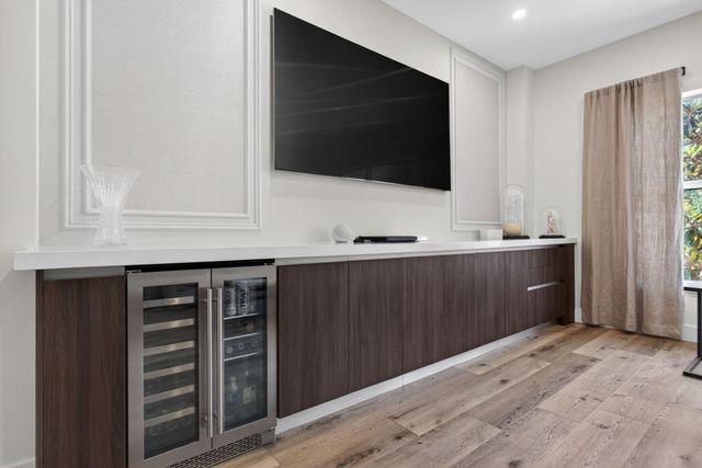 2609 NE 14th Avenue 105, Wilton Manors, FL 33334