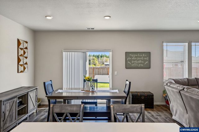 5633 Earth Pl NE, Salem, OR 97305