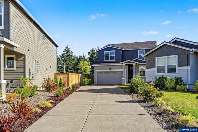 5633 Earth Pl NE, Salem, OR 97305