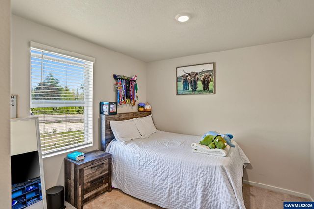 5633 Earth Pl NE, Salem, OR 97305