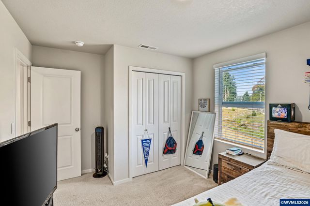 5633 Earth Pl NE, Salem, OR 97305