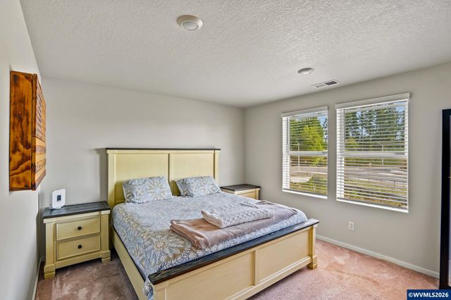 5633 Earth Pl NE, Salem, OR 97305