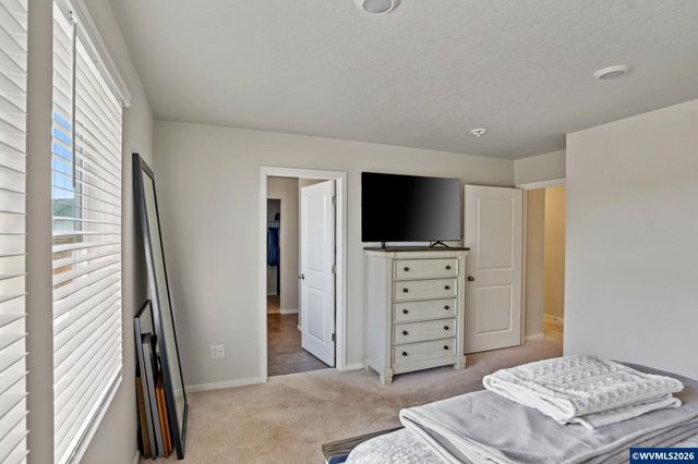 5633 Earth Pl NE, Salem, OR 97305