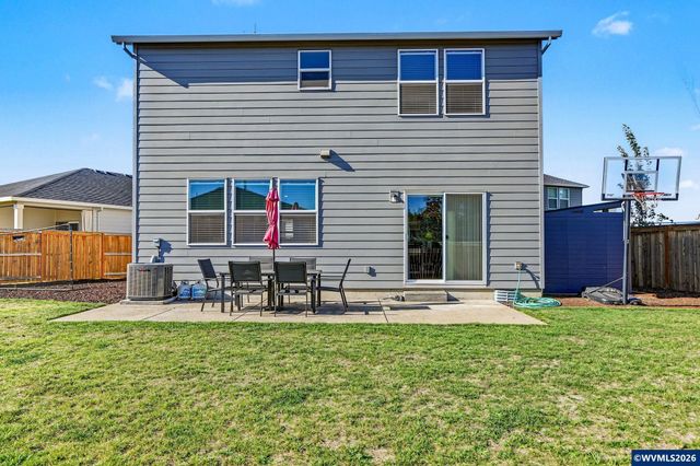 5633 Earth Pl NE, Salem, OR 97305