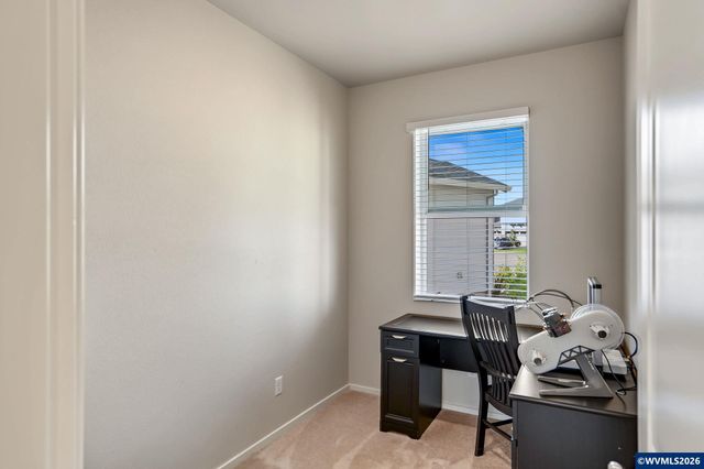 5633 Earth Pl NE, Salem, OR 97305