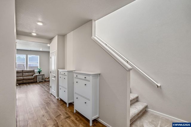 5633 Earth Pl NE, Salem, OR 97305