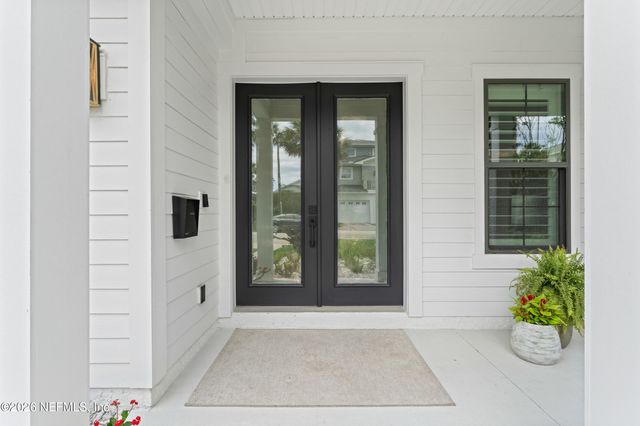 3318 1ST Street, Jacksonville Beach, FL 32250