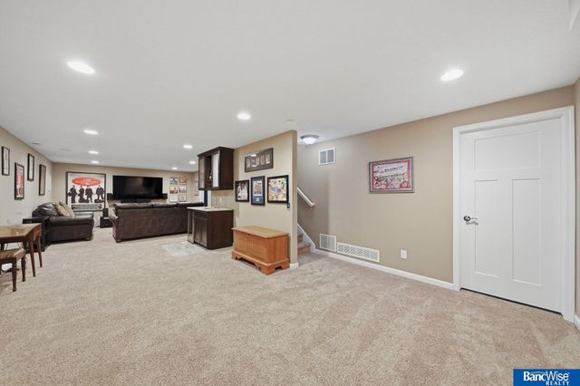 8223 Ryley Lane, Lincoln, NE 68512