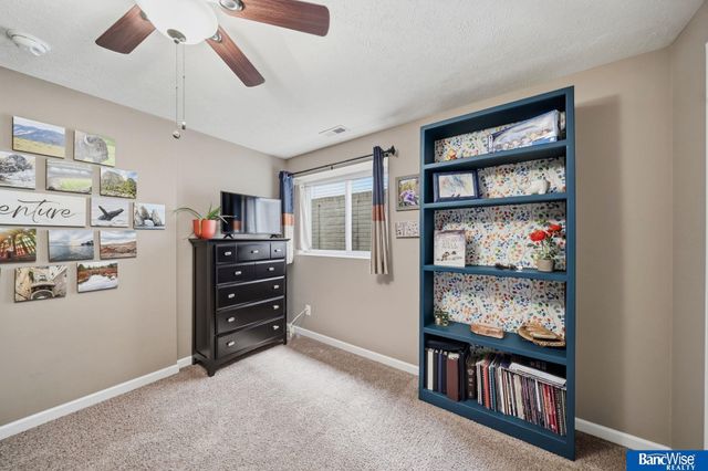 8223 Ryley Lane, Lincoln, NE 68512