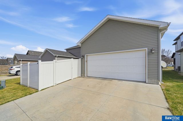 8223 Ryley Lane, Lincoln, NE 68512