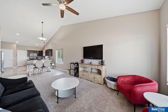 8223 Ryley Lane, Lincoln, NE 68512