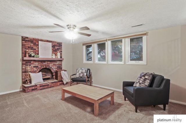 1028 S 217th Avenue, Omaha, NE 68022