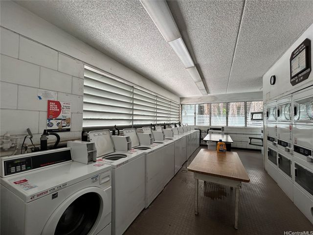 2847 Waialae Avenue 409, Honolulu, HI 96826