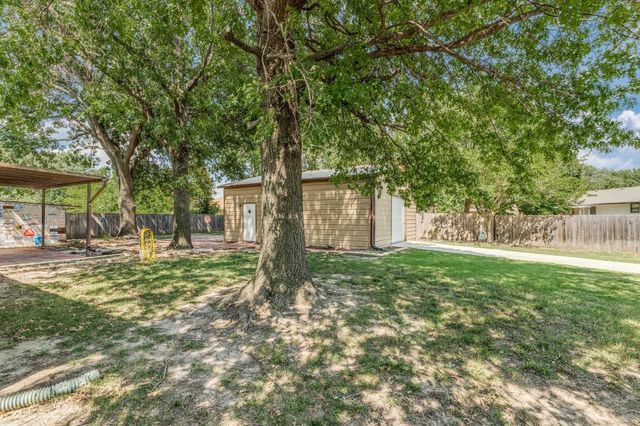1034 S Dalton Dr, Wichita, KS 67207