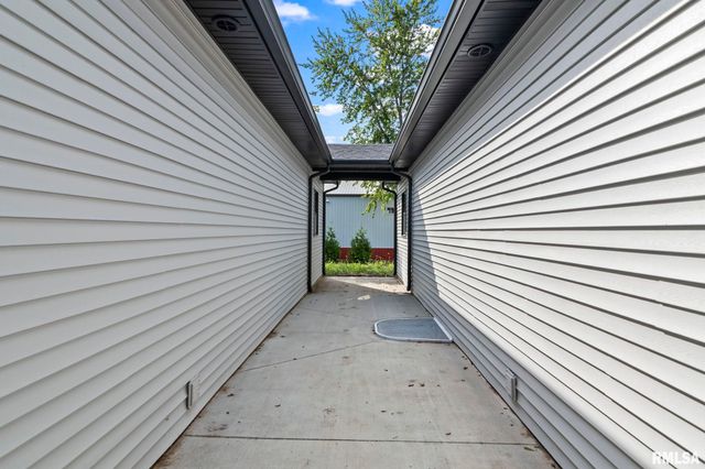1709 Ambleside Drive, Springfield, IL 62711