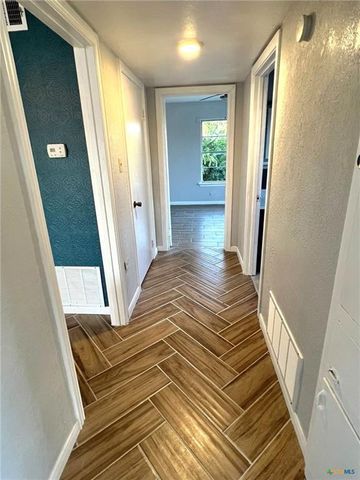 805 Sissom RD, Killeen, TX 76541