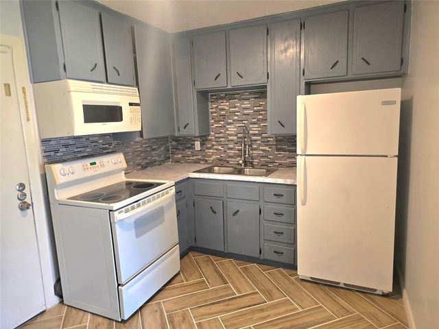 805 Sissom RD, Killeen, TX 76541