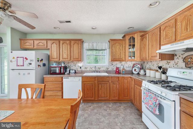 205 CLYDE BORUM RD, Inwood, WV 25428