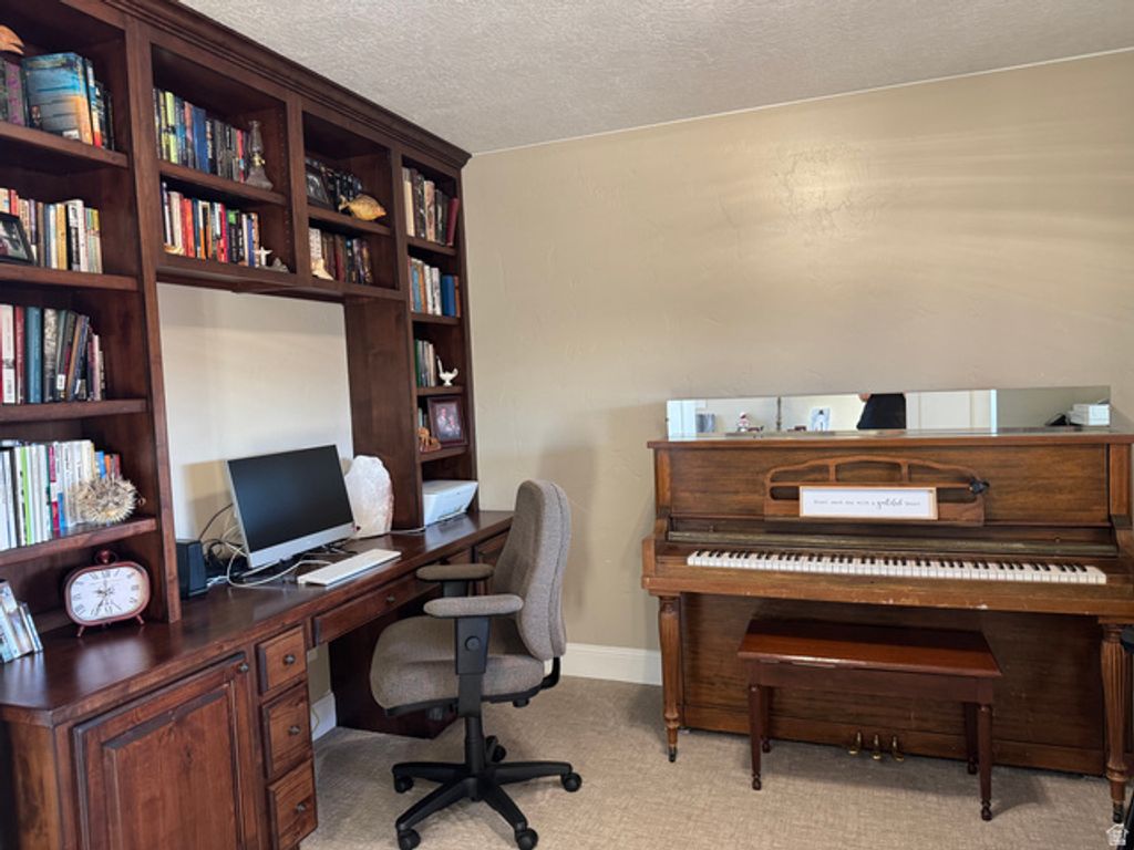 Image 9 of property listing at 691 S 530 E, Monroe, UT 84754
