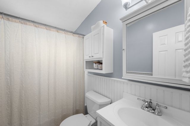 21 Mall St 2, Salem, MA 01970