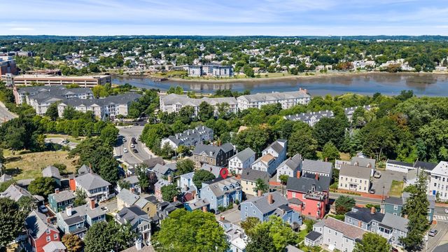 21 Mall St 2, Salem, MA 01970