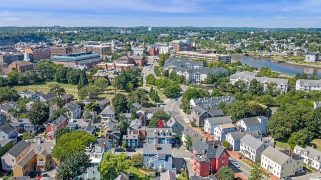 21 Mall St 2, Salem, MA 01970