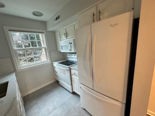 11 Pond Lane 11, Darien, CT 06820
