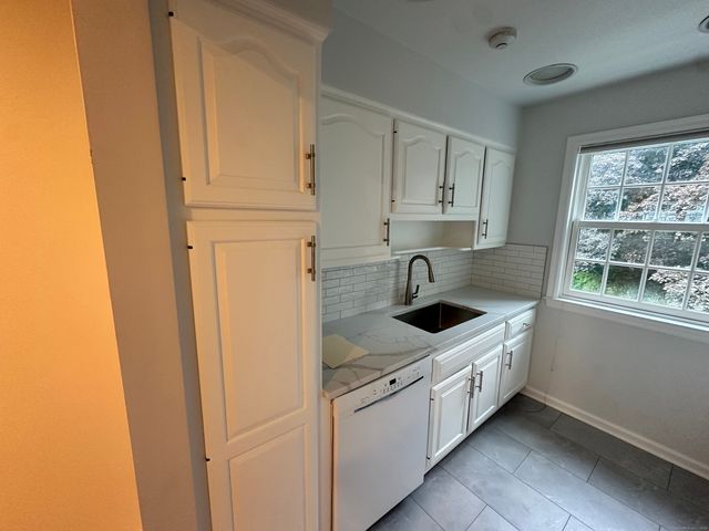 11 Pond Lane 11, Darien, CT 06820