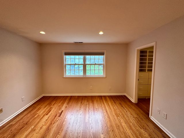 11 Pond Lane 11, Darien, CT 06820