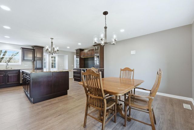 2438 S Woodland Trail, Warsaw, IN 46580