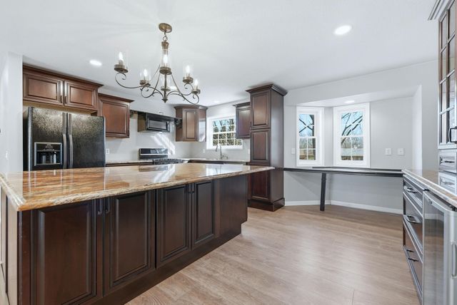 2438 S Woodland Trail, Warsaw, IN 46580